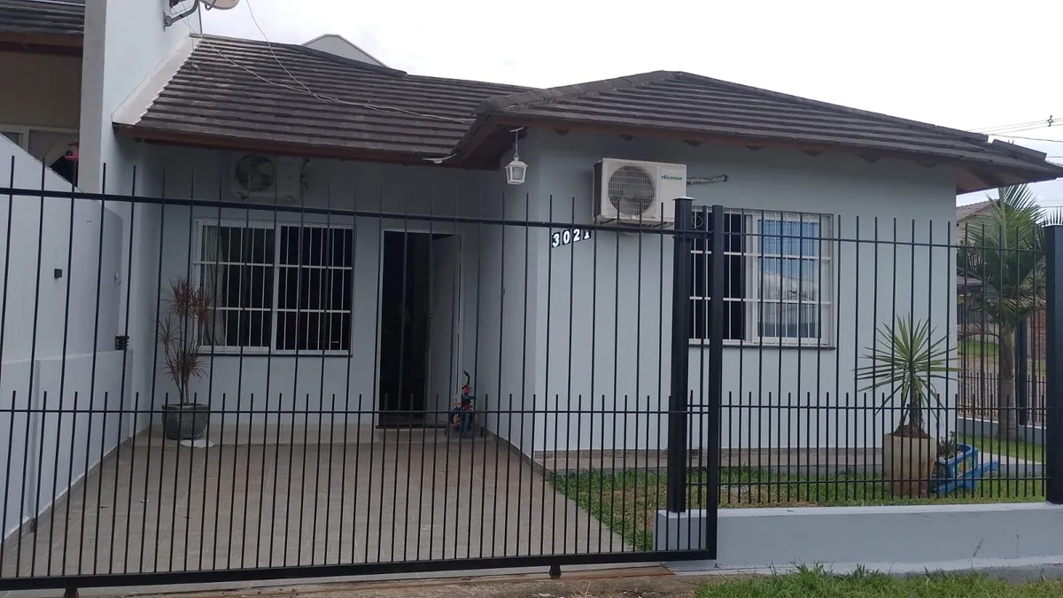 Ótima casa no Vista Bela III com pátio